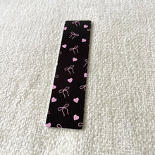 Load image into Gallery viewer, Black/Pink Bows and Hearts Bookmark
